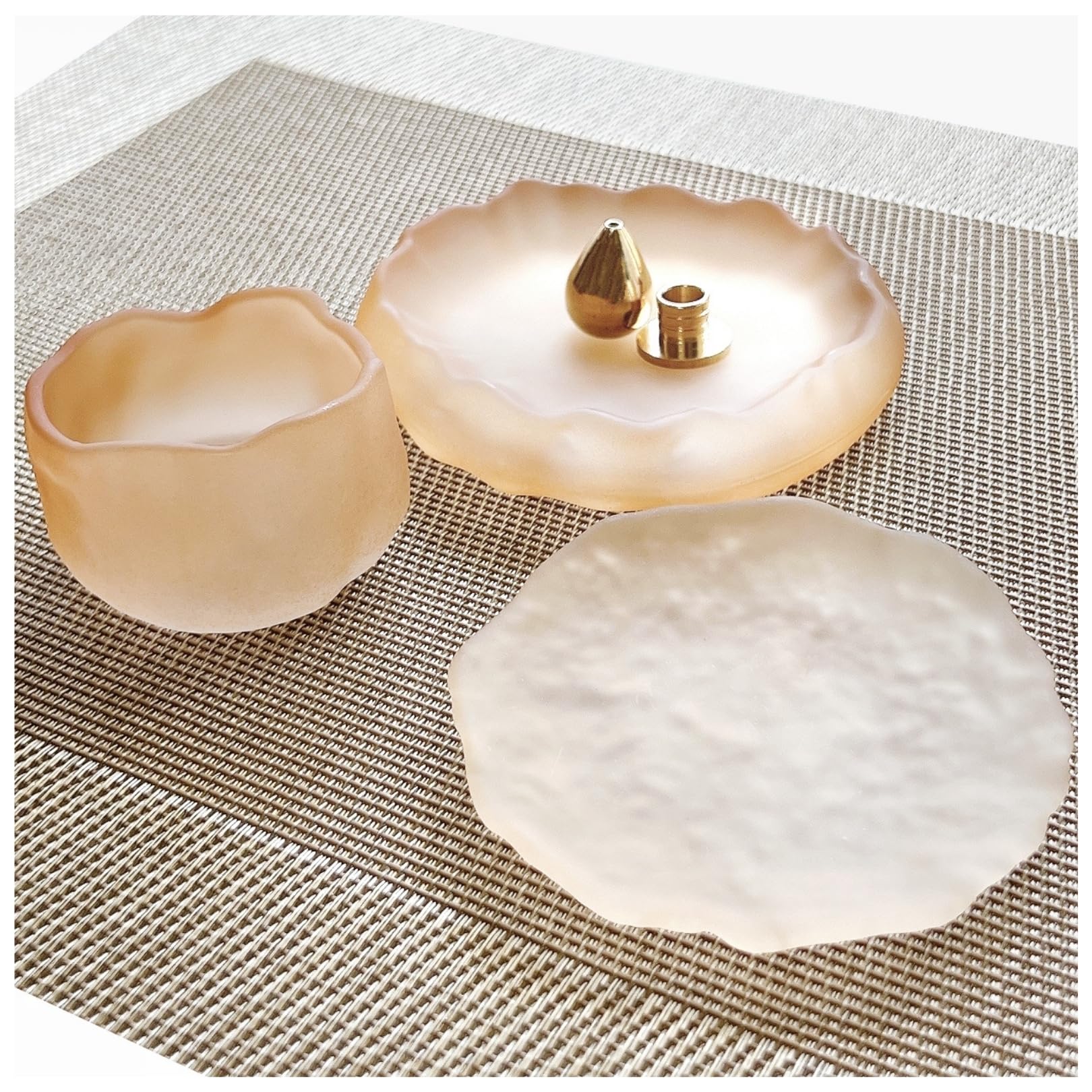 

3world Buddhist Altar Set, SW2405, for Offerings, Incense, and Modern Buddhist Altars, Pet Altars, and Includes 3 Glass Buddhist Vessels, Incense