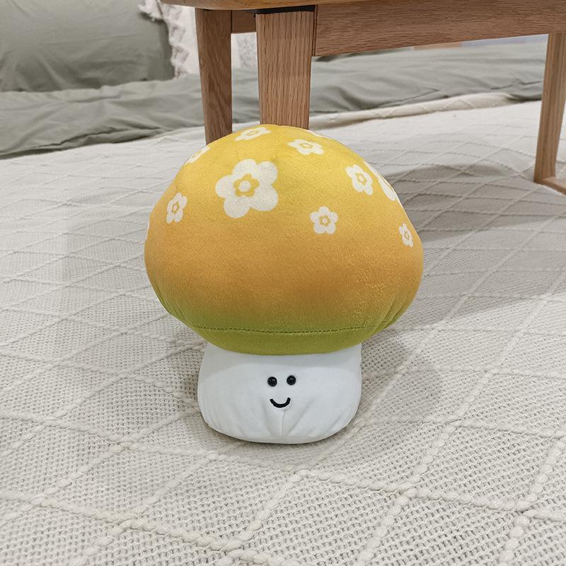 Niedliche niedliche Ausdruck Pilzpuppe Plüschtier kleine Pilzpuppe Kinder Beruhigungspuppe Geburtstagsgeschenk