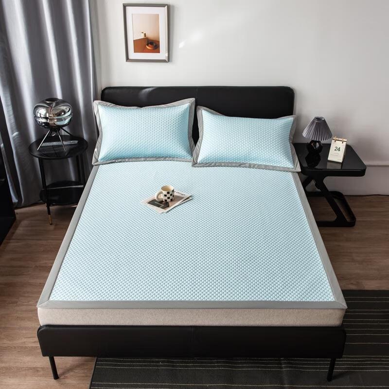 JINGRUIXIANG Cooling Ice Silk Bed Mat 3-Piece Set