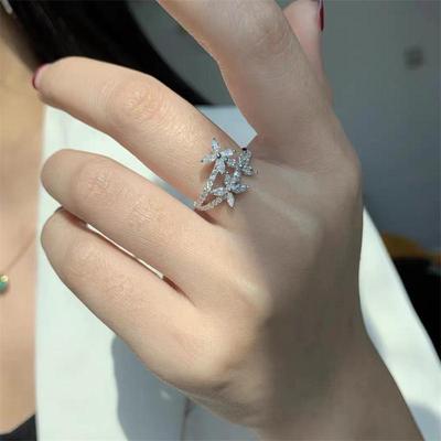 Elegant Women's Adjustable Floral Ring - Light Luxury Design