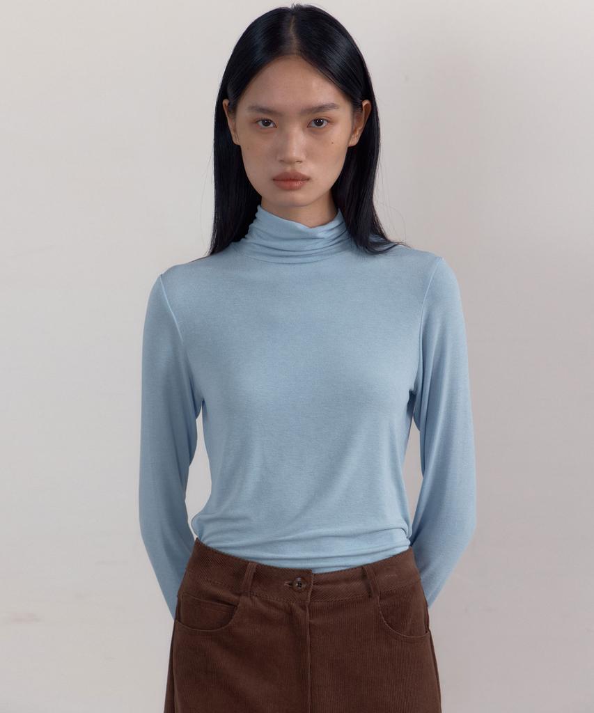38COMEONCOMMON Soft Slim Turtle-Neck Top (Sky Blue)