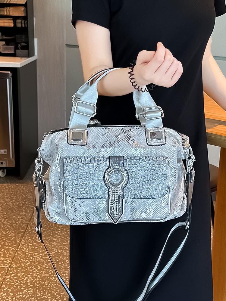 

2025 Western-Style Women s Versatile Diamond Handbag - Tote, Shoulder, Messenger серебряный