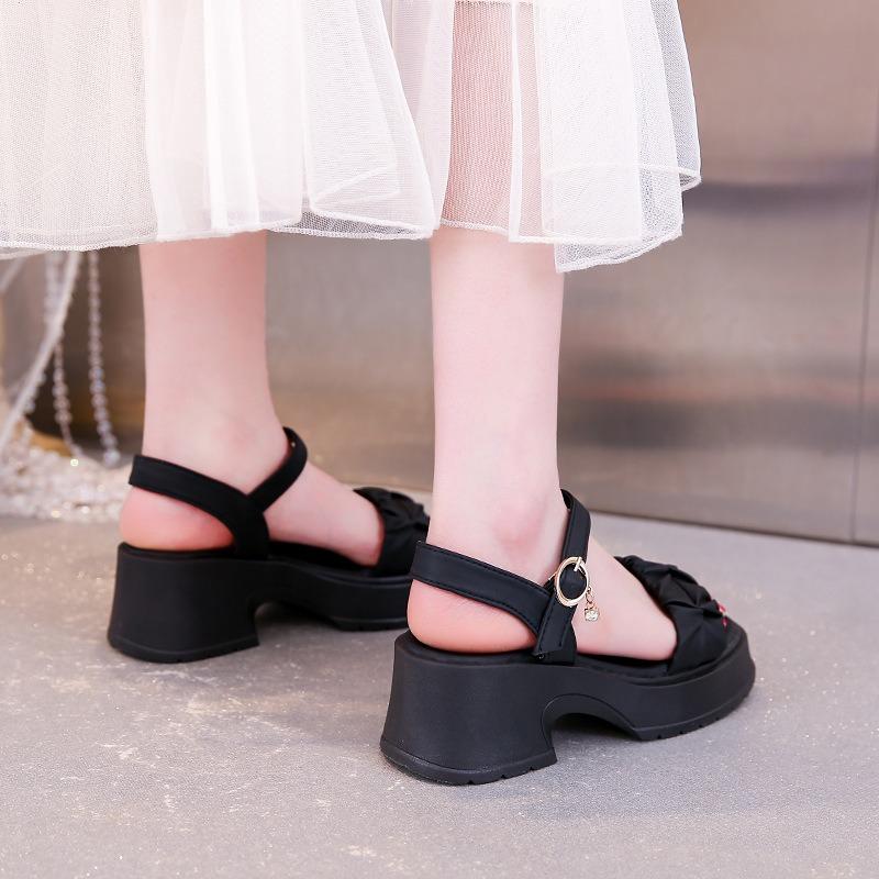 Summer new comfortable one-word buckle sandals women's light muffin soft sole non-slip and wear-resistant women's soft leather sandals