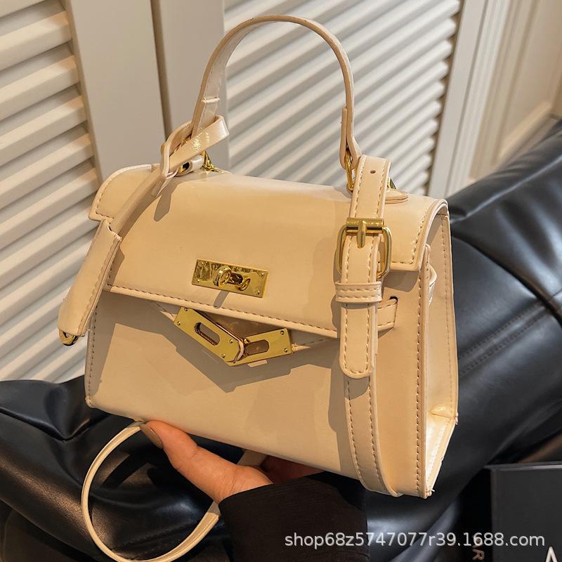Textured Lock Portable Small Square Bag Women's 2025 New Versatile Classic Shoulder Messenger Bag Fashion Kelly Bag