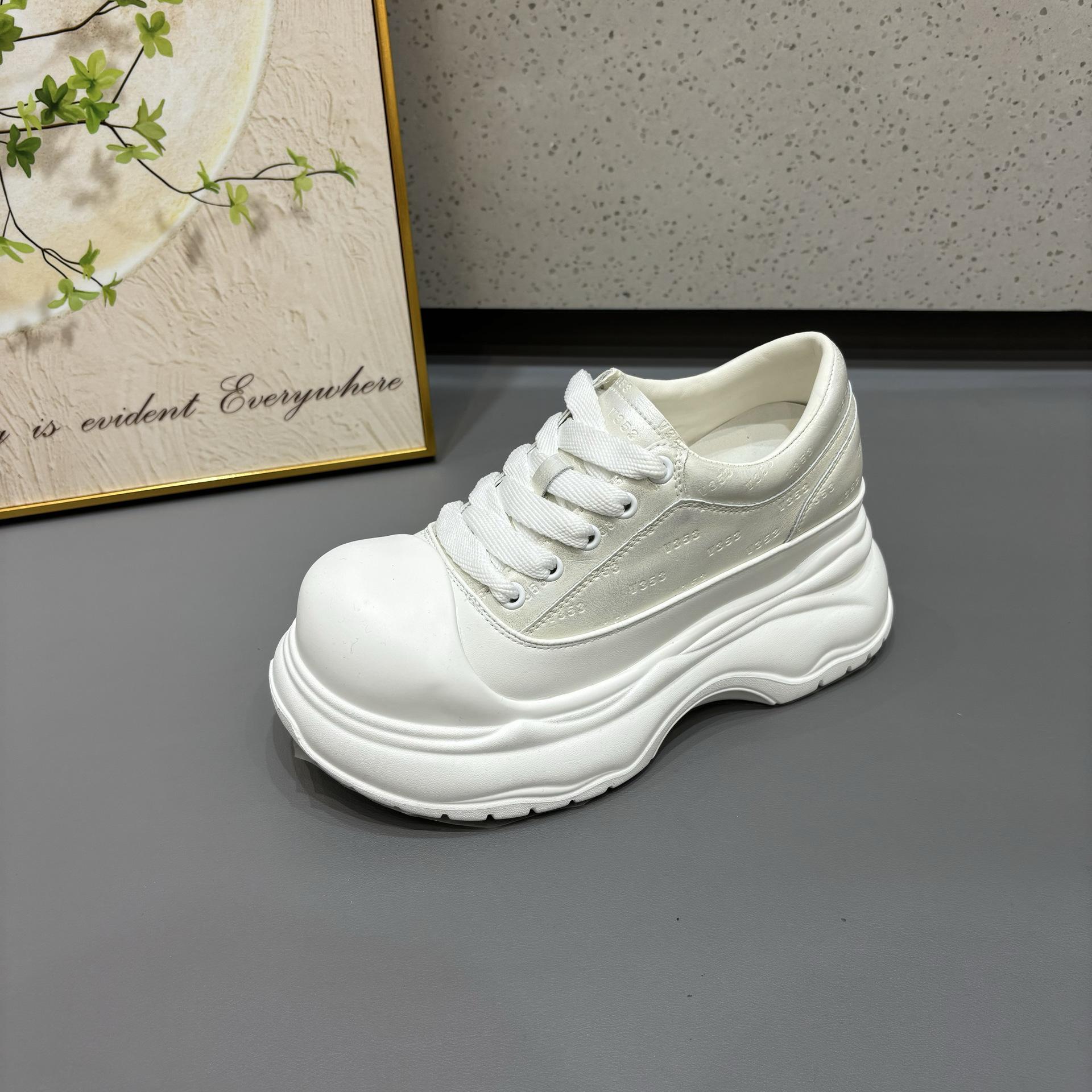 

Spring 2025 new leather lace-up big head ugly cute bread shoes muffin platform sports casual little white shoes women 35
