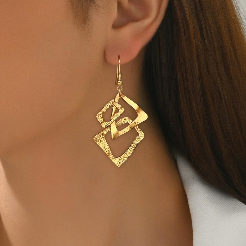 Vintage Exaggerated Geometric Irregular Triangle Splicing Hollow Metal Necklace and Earring Set Choker Clavicle Chain