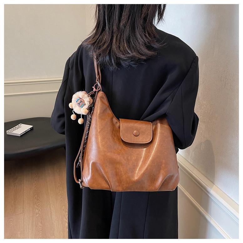 IELGY Melade Retro Large-Capacity One-Shoulder Retro All-Match Cross-Body To