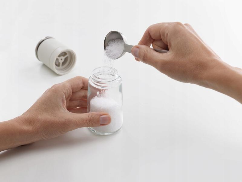 Set Of 2 Salt And Pepper Grinders Joseph Joseph Duo