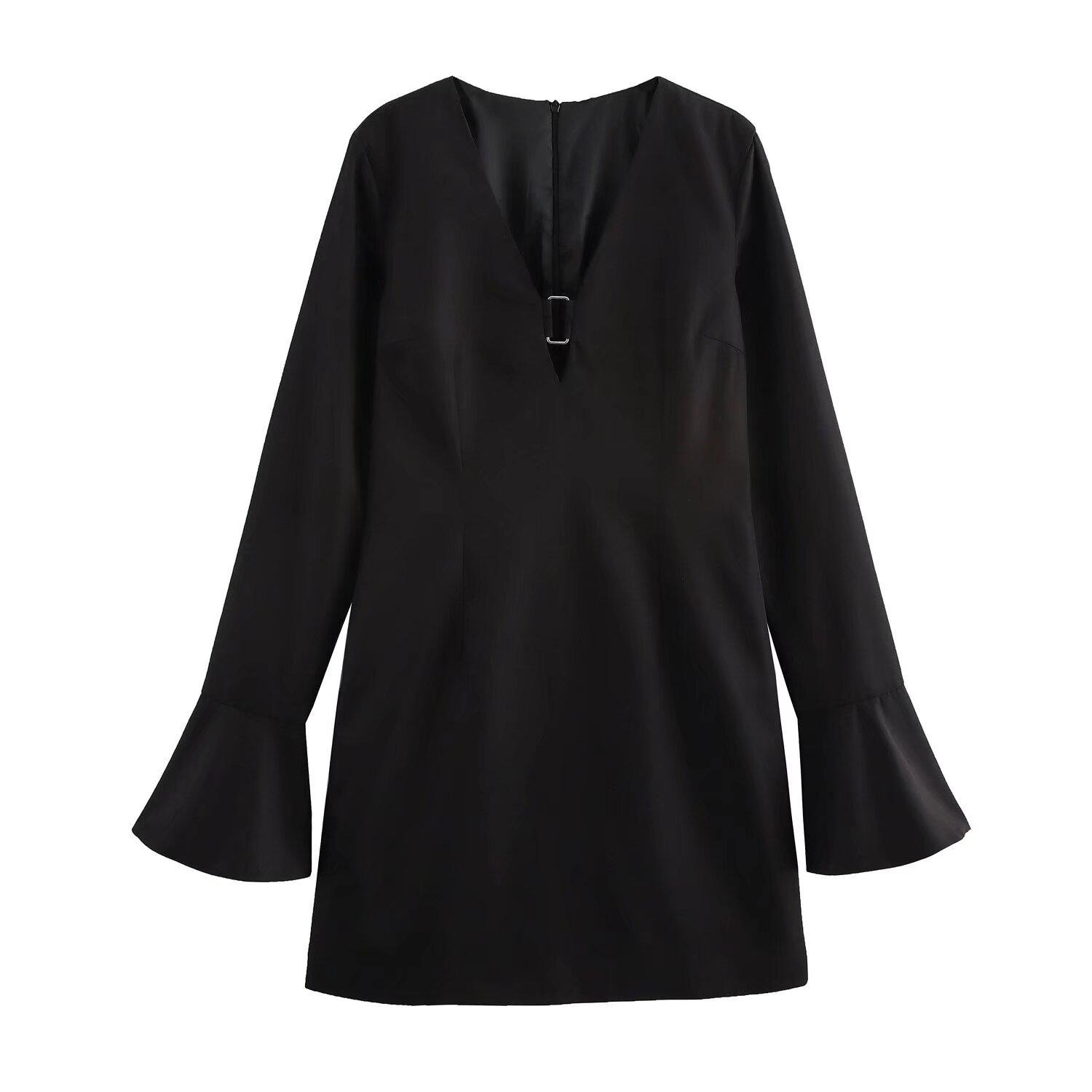 

2024 Winter Women s European & American V-Neck Short Dress with Decorative Buttons L