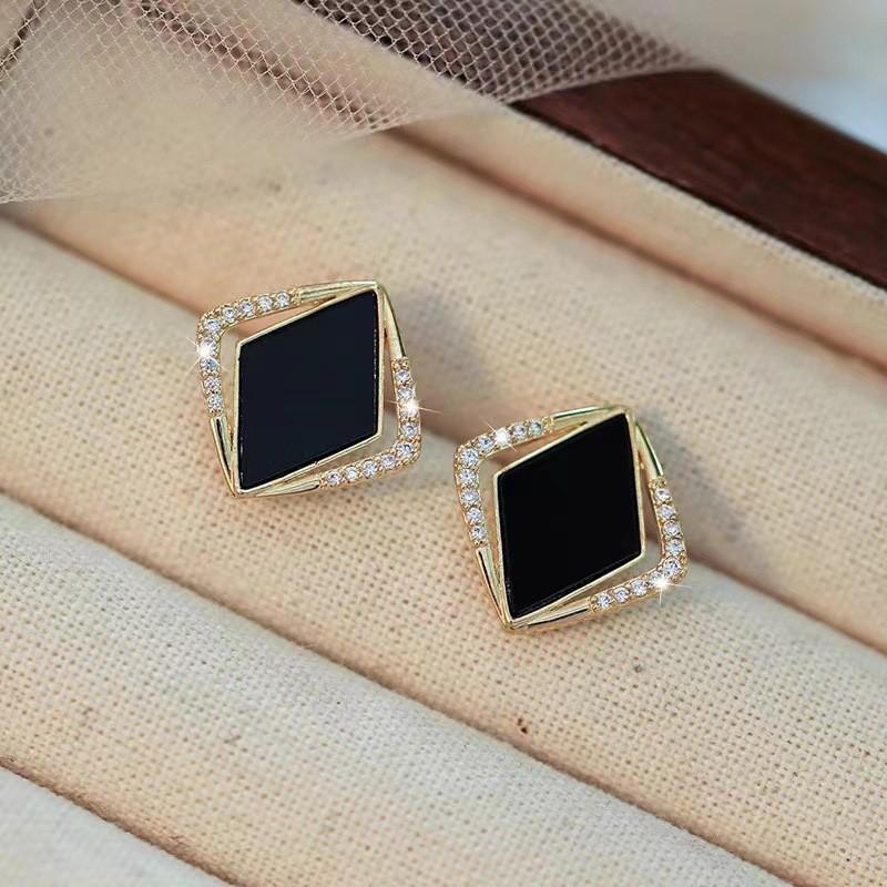 Black rhombus stud earrings trendy cold wind earrings design cold high-end earrings