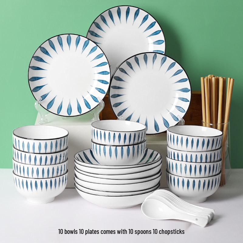 Japanese 10-Person Tableware Set: Creative Rice Bowls, Plates, and Noodle Bowls Combination.