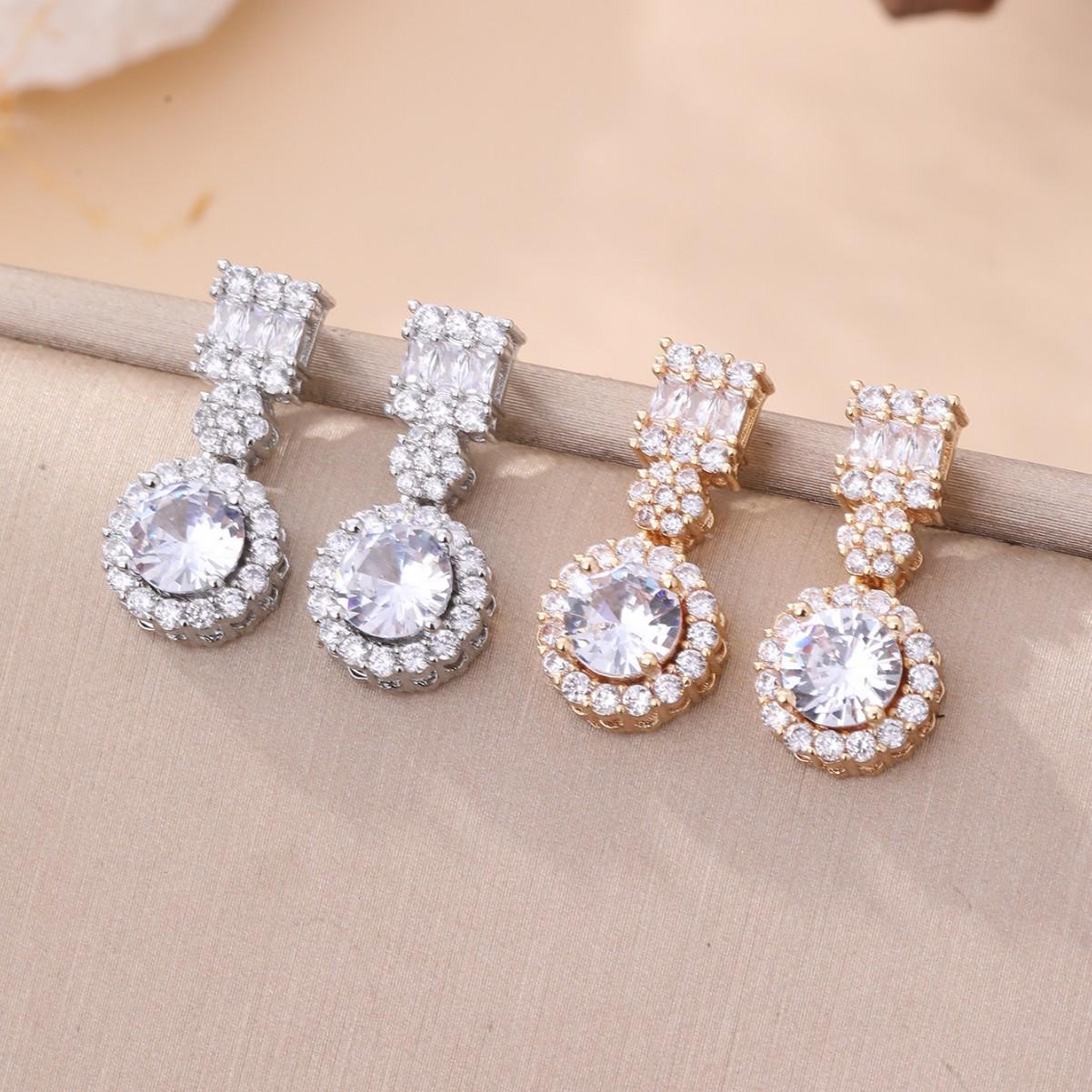 2026 New Fashion Tassel Stud Earrings: Elegant European & American Style for Women Gold