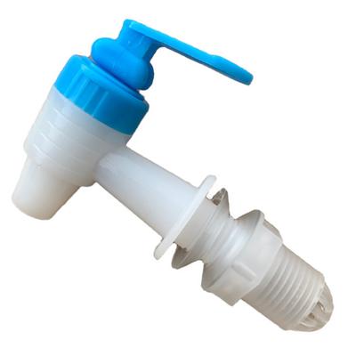 17mm Thread Plastic Faucet for Wine Bottles and Water Storage Tanks Compatible with Standard Container Openings for Reliable Use