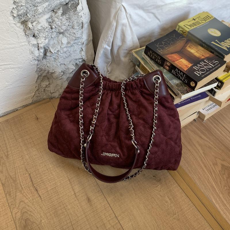 

Fashion large-capacity bag women s rhombus chain bucket bag 2025 autumn and winter crossbody fashionable high-value shoulder bag bag красный