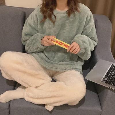 Women's Cozy Coral Fleece Pajama Set: Long-Sleeved, Round Neck, Sweet and Loose Fit for Autumn and Winter Warmth