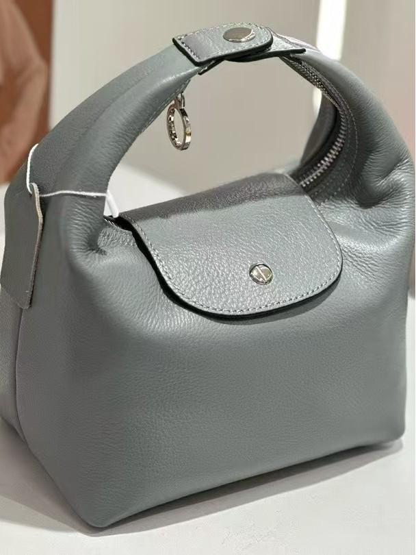 Women's 2025 Genuine Leather Dumpling Bag - Fashionable Versatile Tote with High-End Design and Large Capacity