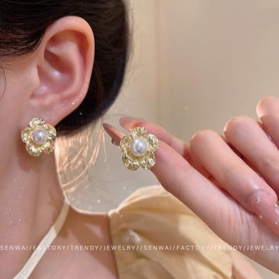 Retro Hong Kong Style Gold Flower Earrings Femininity Pearl Stud Earrings