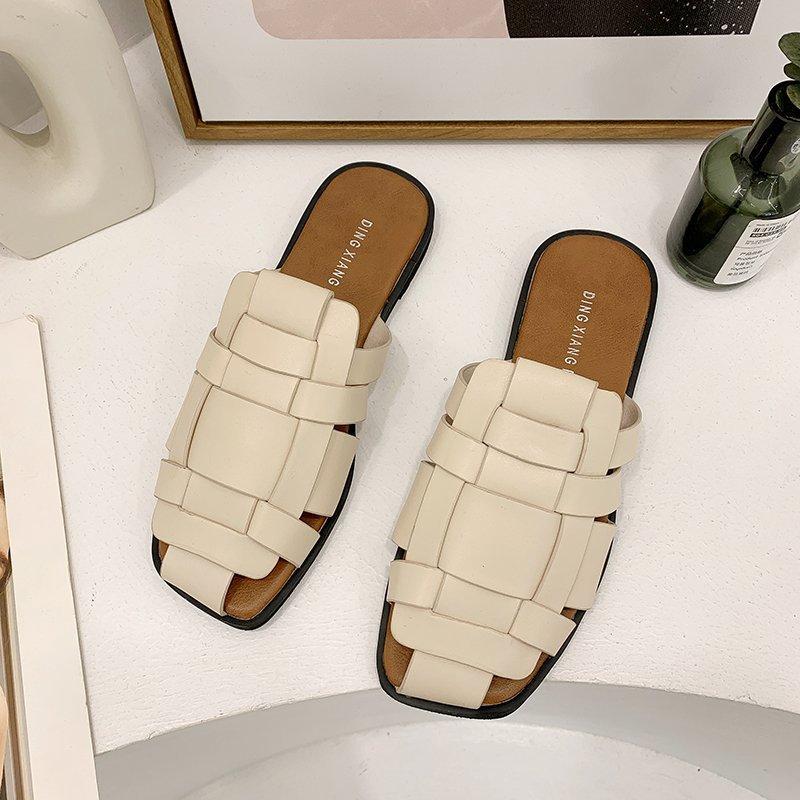 Baotou Slippers Women's Outer Wear Summer New Retro Beach Flat Bottom Woven Sandals Versatile Lazy Muller Shoes