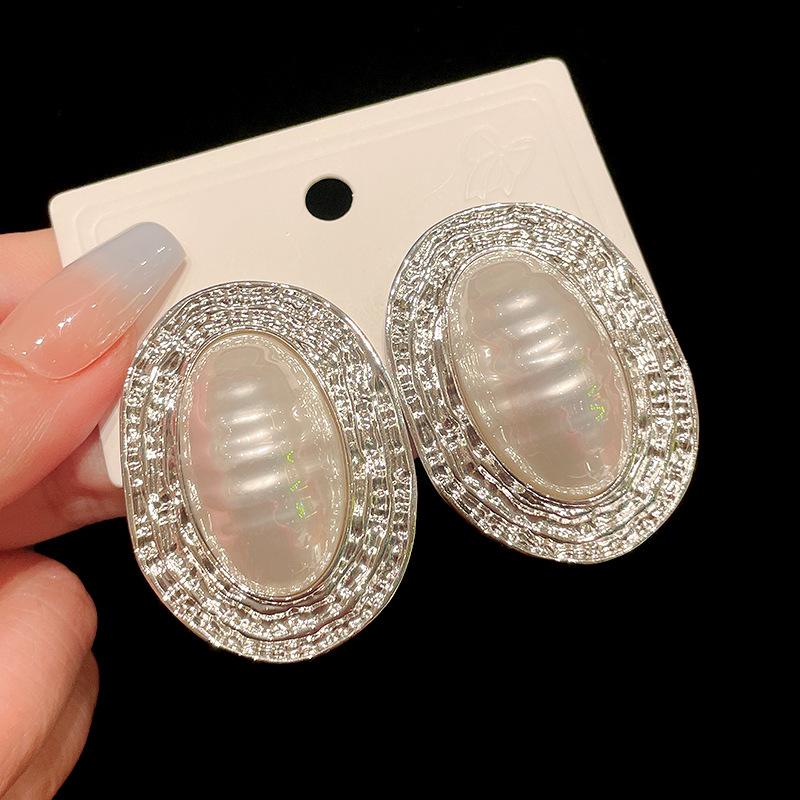 Silver needle pearl striped oval earrings French exaggerated court style stud earrings retro high-end temperament earrings