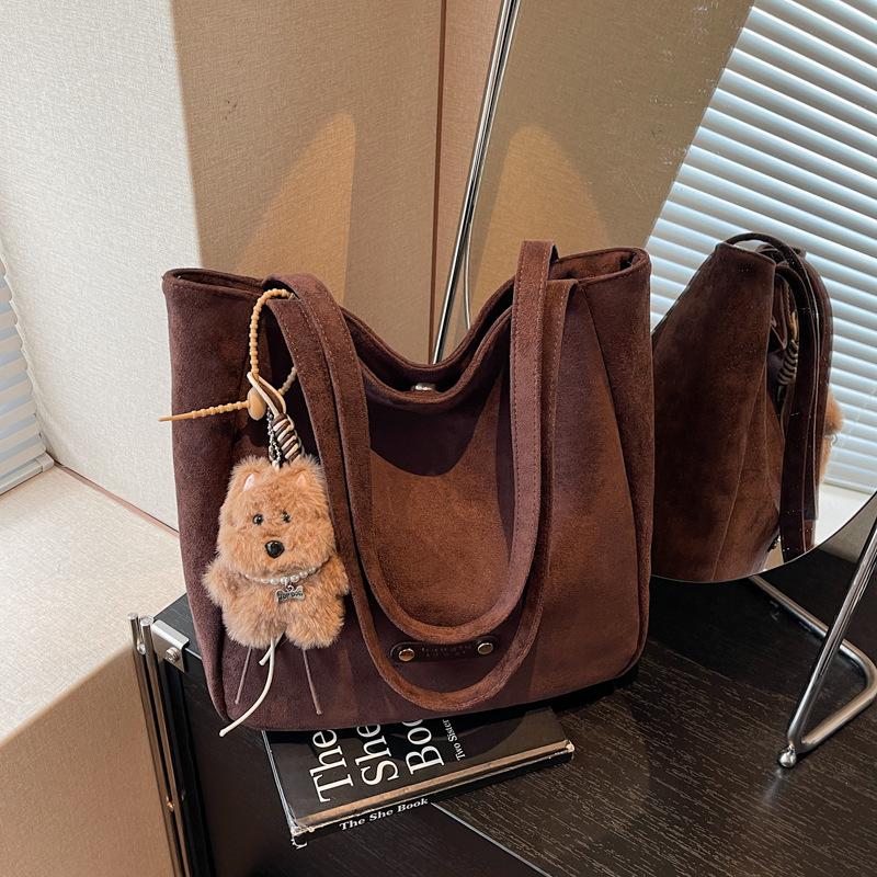 Suede bag women's 2025 new high-end texture retro shoulder bag going out large-capacity commuter tote bag