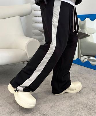 Keullako Side Line Wide Balloon Sweatpants (Black & Cream)