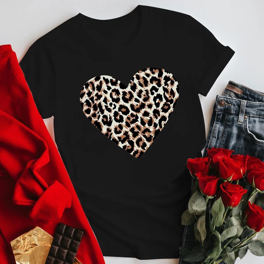 2025 New Christmas Reindeer Women New Year Xmas T Shirt Pattern Printed ShortSleeve Casual Womens TShirt Aesthetic Clothes S