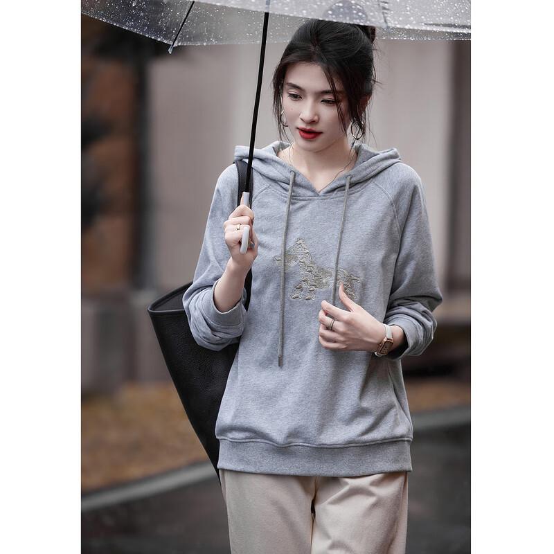 Demana Women's Embroidered Hooded Sweatshirt