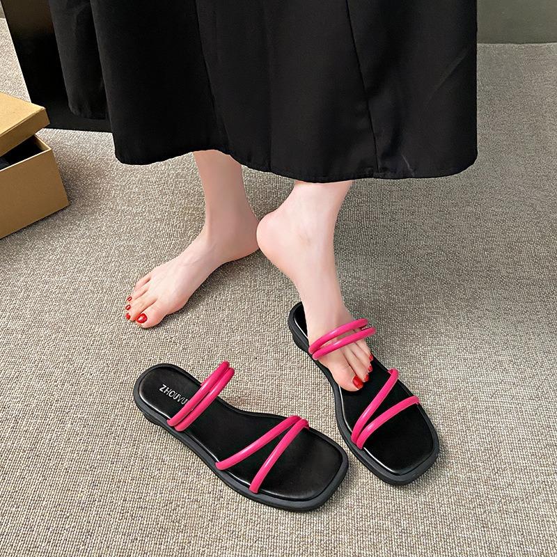 One-word slippers women wear new fairy retro strap flat sandals in summer