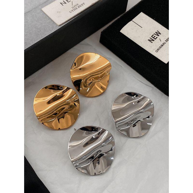 Metal Sequin Earrings 2026 New Popular Wave-Shaped Round Earrings Light Luxury High-End Simple European and American Style Earrings