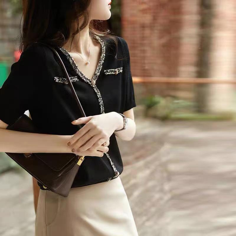 Chic V-neck Tassel Edge Pearl Button Ice Silk Knit Top – Women's Loose Summer T-shirt