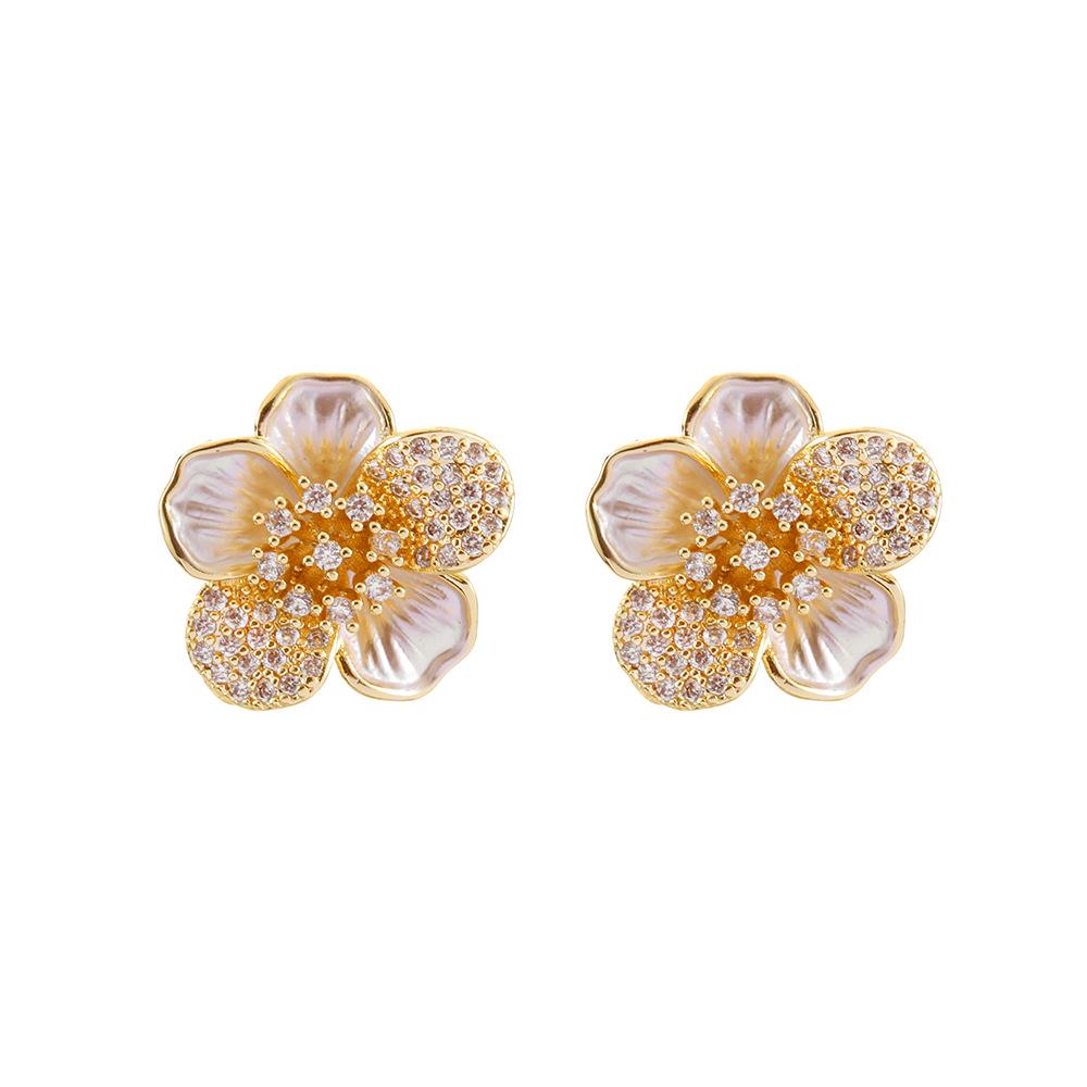 Niche Exquisite Sweet Style Flower Earrings for Women - Light Luxury, High-End, Elegant & Versatile Accessories
