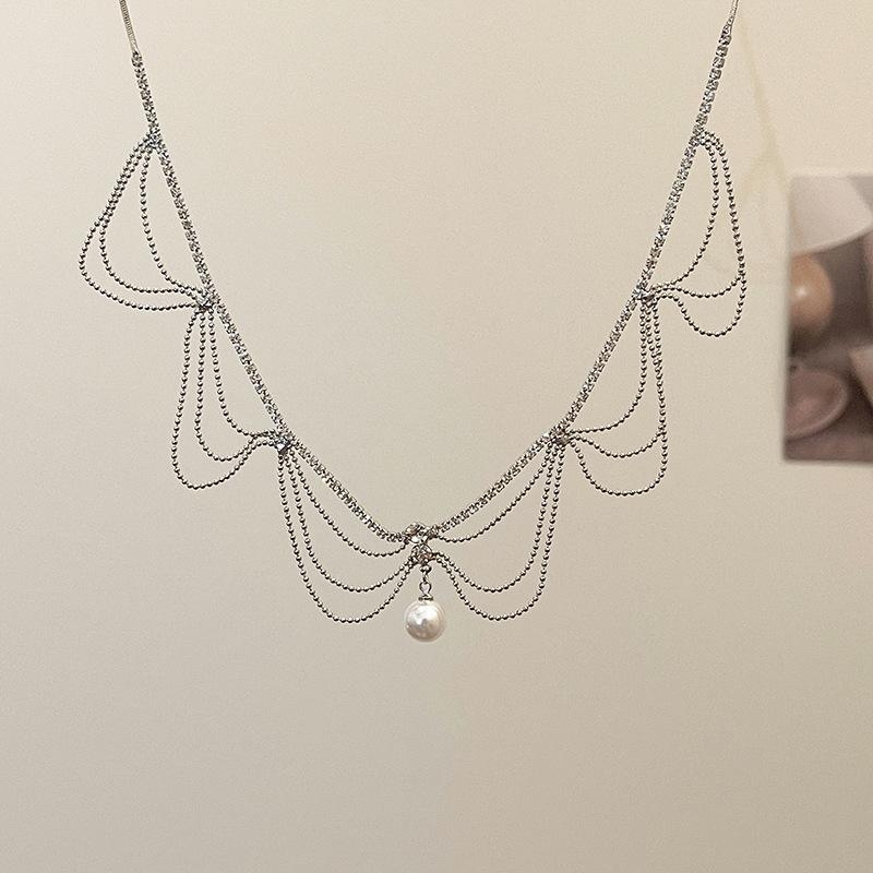 Atmospheric pearl necklace women's explosion light luxury neck chain collarbone chain
