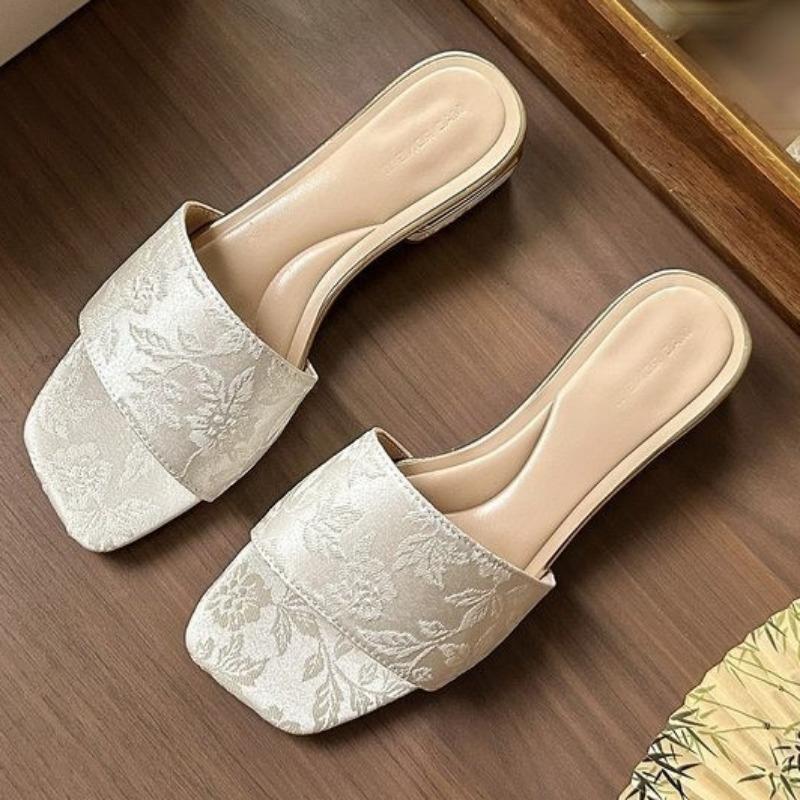 Fashion 2025 Summer New Women’s Modern Slippers Square Toe Low Heel Outdoor Printing Sandals for Daily Elegant Dress Slippers Zapatos