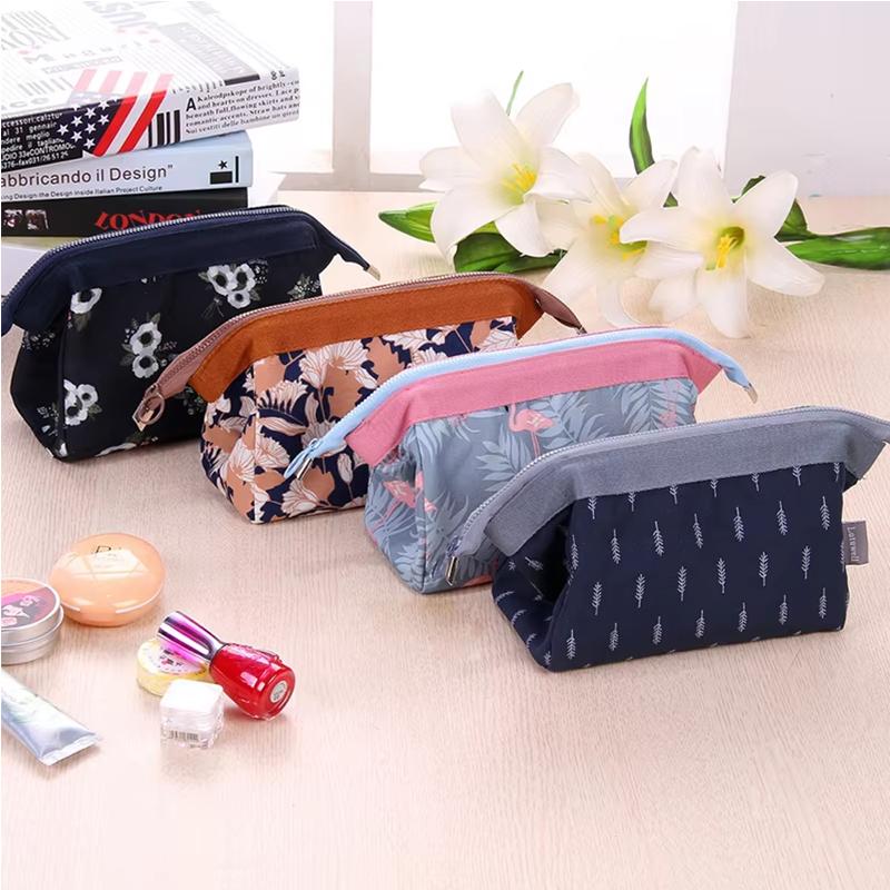 Multi Functional Travel Makeup Bag Wash and Makeup Storage Bag Large Capacity Makeup Storage Bag