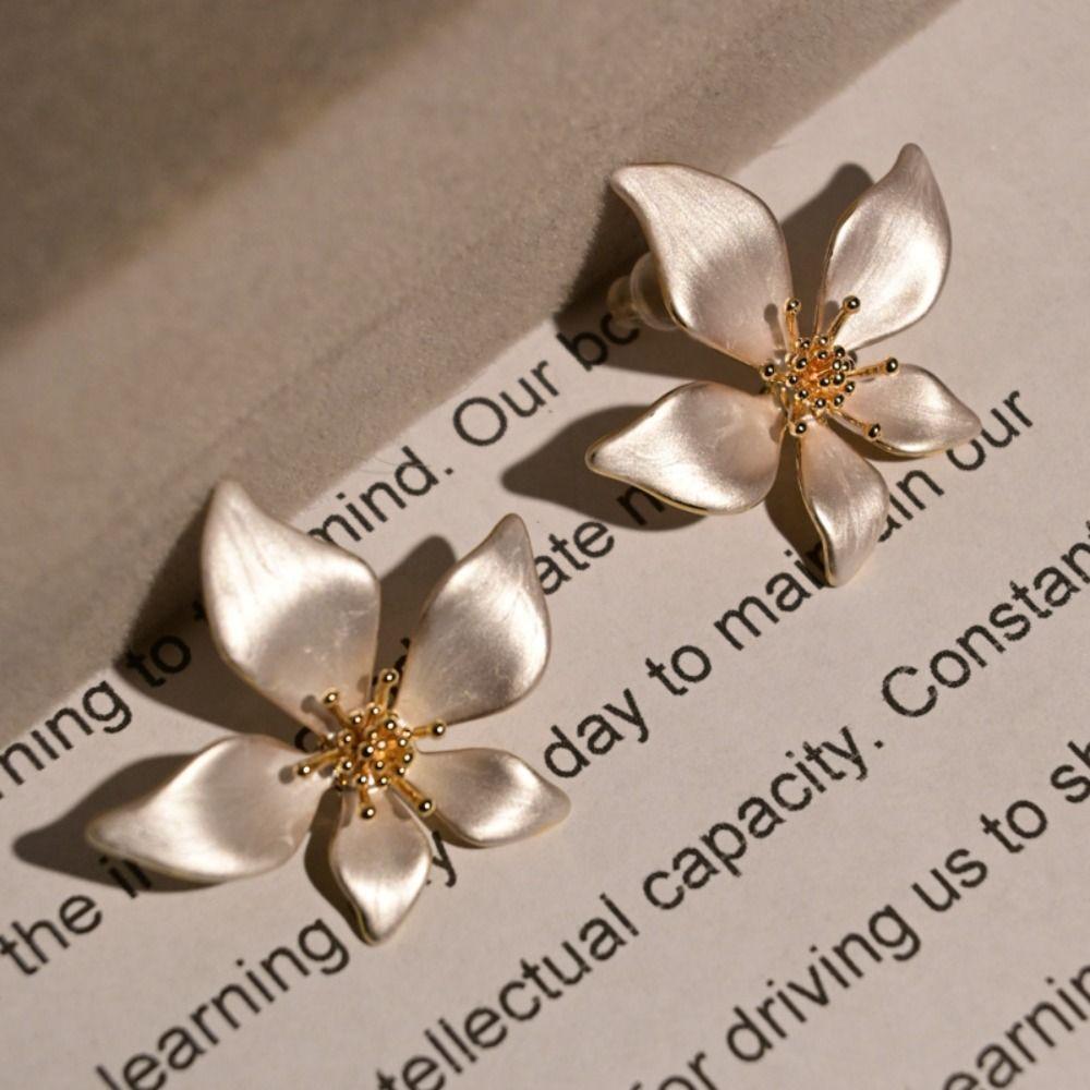 Solid Color Pearl Ear Studs Elegant Flower Earrings Jewelry Fashion Ginkgo Leaf Earrings  Gift