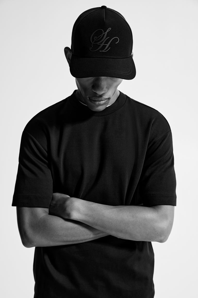 

Футболка свободного кроя HM, черная