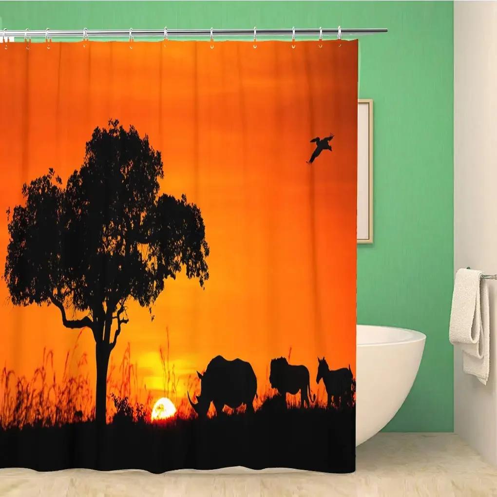 Cortina de ducha de ciervo Silueta de animal colorida Elementos navideños Tablones de madera Tema Tela Tejido Juego de decoración de baño con ganchos