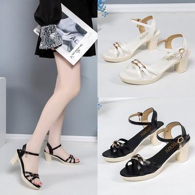Sandals Women's 2019 Summer New Korean Version Thick Heel Open-toe One-word Buckle Medium Heel Metal Decorative Fashion Sandals