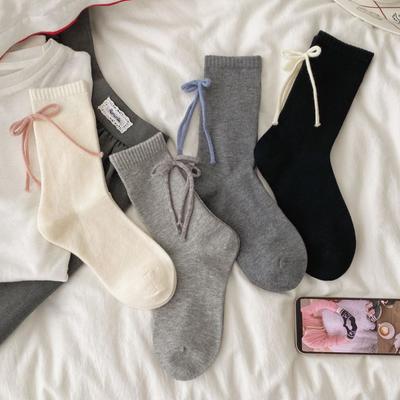 Damen Herbst und Winter Neuer Stil Schleife Wolle Knochenlos Mittlerer Schaft Baumwollsocken