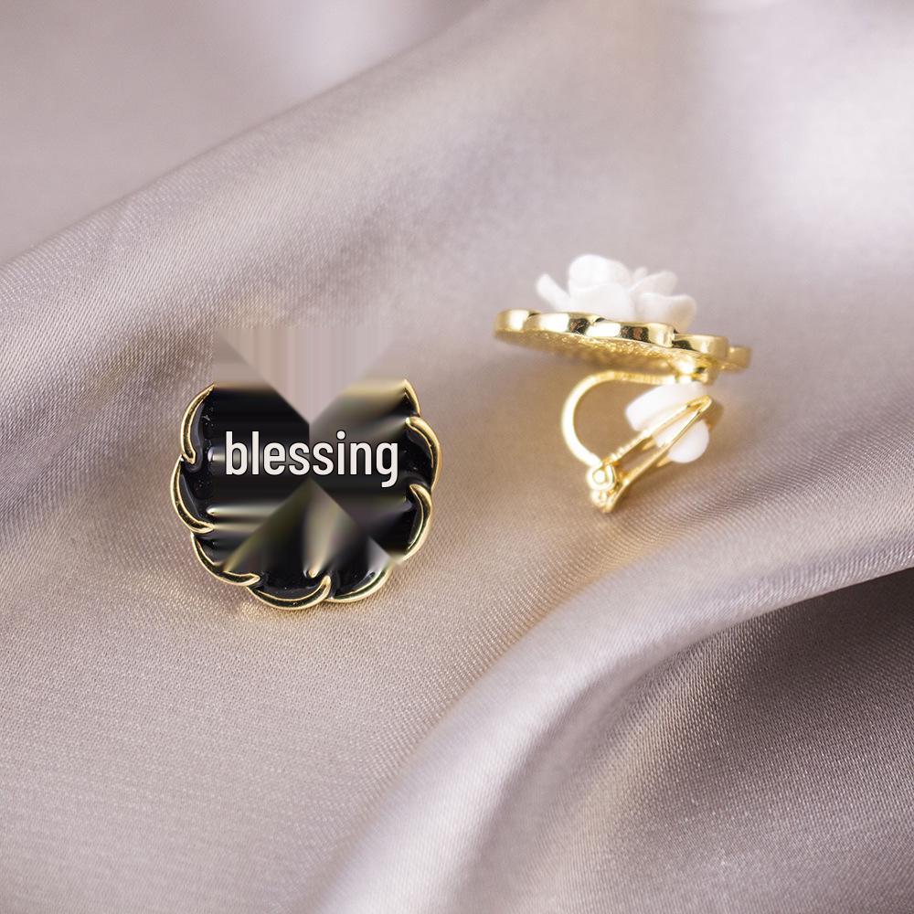 Elegant Clip-On Triangle Earrings for Non-Pierced Ears - Versatile, Light Luxury for Everyday Wear.