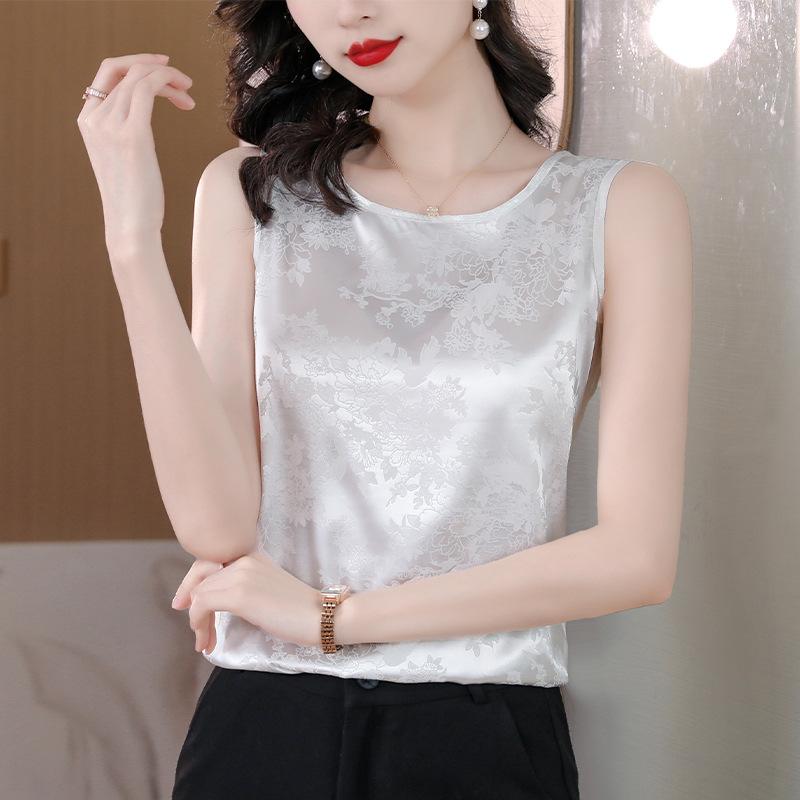 Large Size Fashion Stylish and Beautiful Top Spring New Style Bottoming and Temperament Suspender Vest