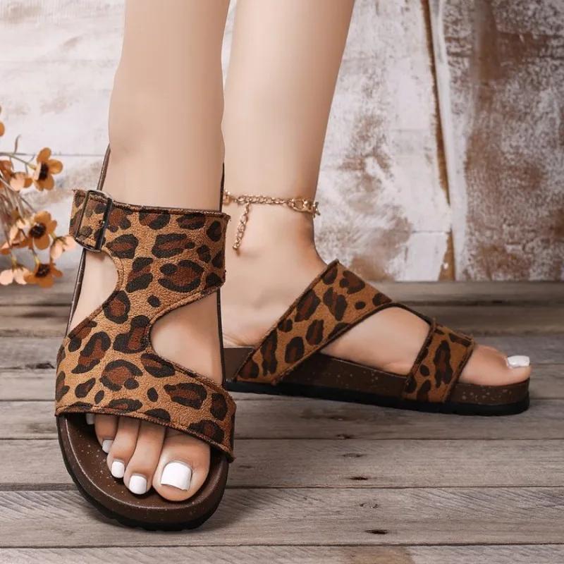 Klapki Damskie Letnie Lekkie Rekreacyjne Plażowe Płaskie Buty Duży Rozmiar Kobieta Zewnętrzne Codzienne Sandały Nowy Trend Klapki