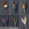 Decoração de casa – Flores e coroas artificiais