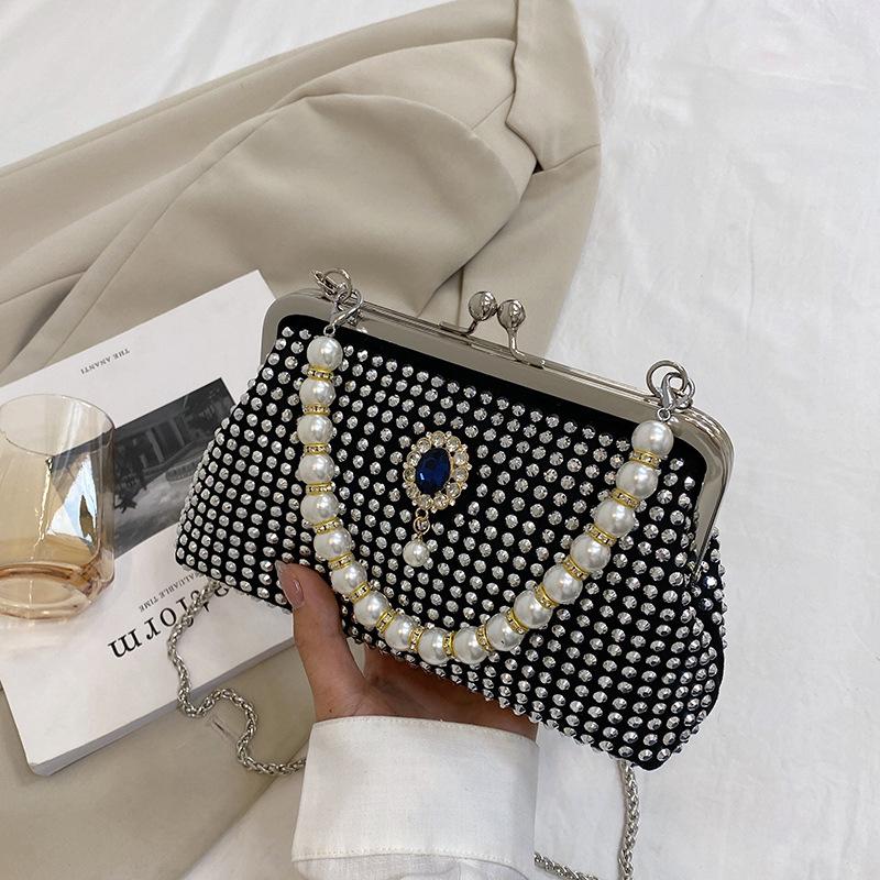 Korean version of pearl chain handbag 2025 summer new bag women's fashion rivet messenger bag clip shoulder bag