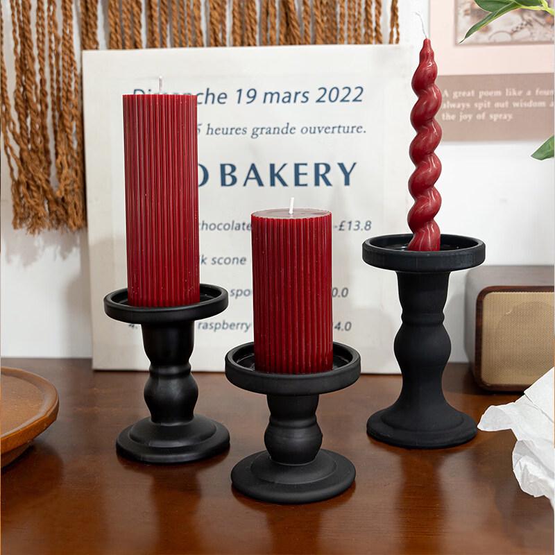 LIEI Retro Red Candle & Black Candlestick Set