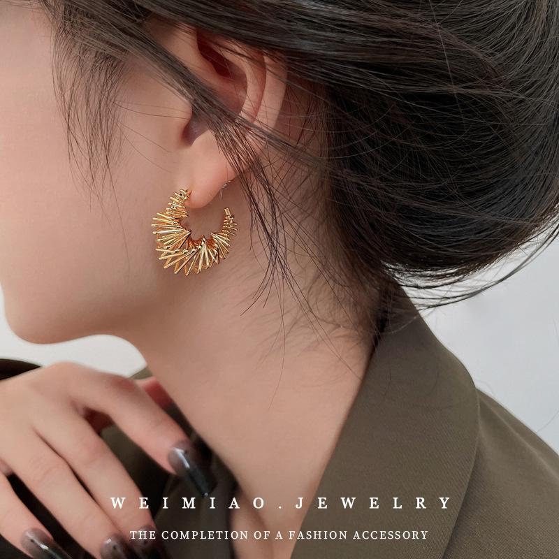 Women's Irregular Mesh Twist Hollow Earrings Niche Cool High-end 18K Titanium Steel Earrings Jewelry