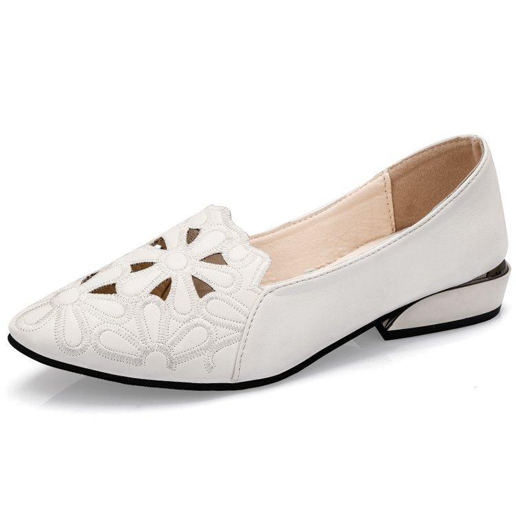 

Foreign trade pointed single shoes women s 2024 new embroidered shoes one pedal hollow embroidery thick heel mother single shoes women 41