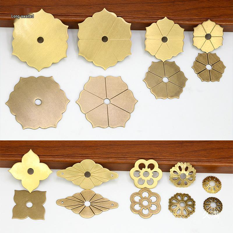 Vintage Brass Furniture Fittings: Antique Gasket, Flat Washer, Irregular Handle, and Base Plate Collection.