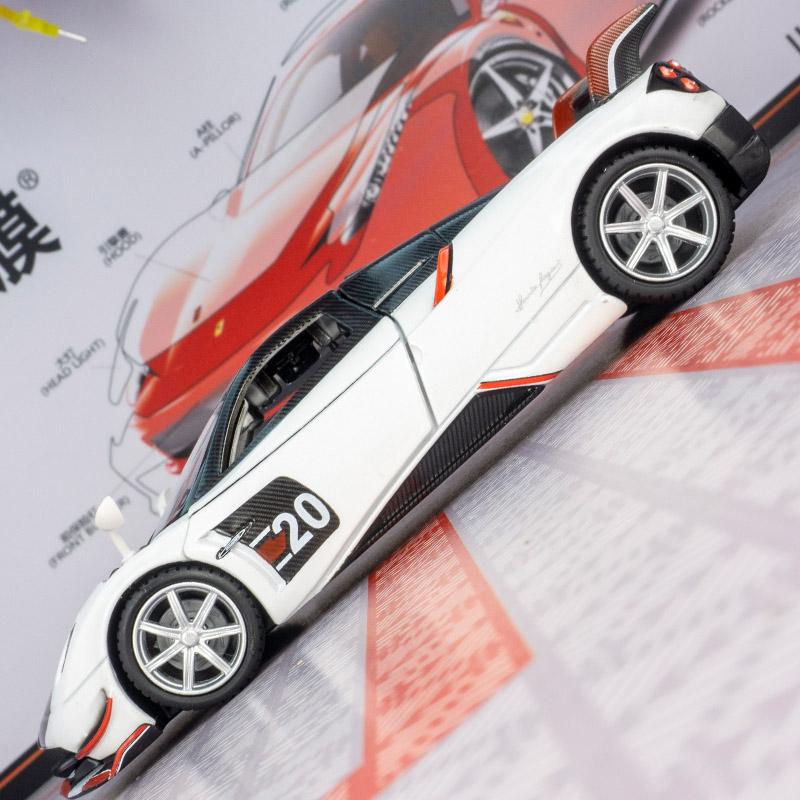 1/32 Simulation Pagani BC Alloy Supercar Model, Doors Can Be Opened with Sound and Light, Car Ornaments