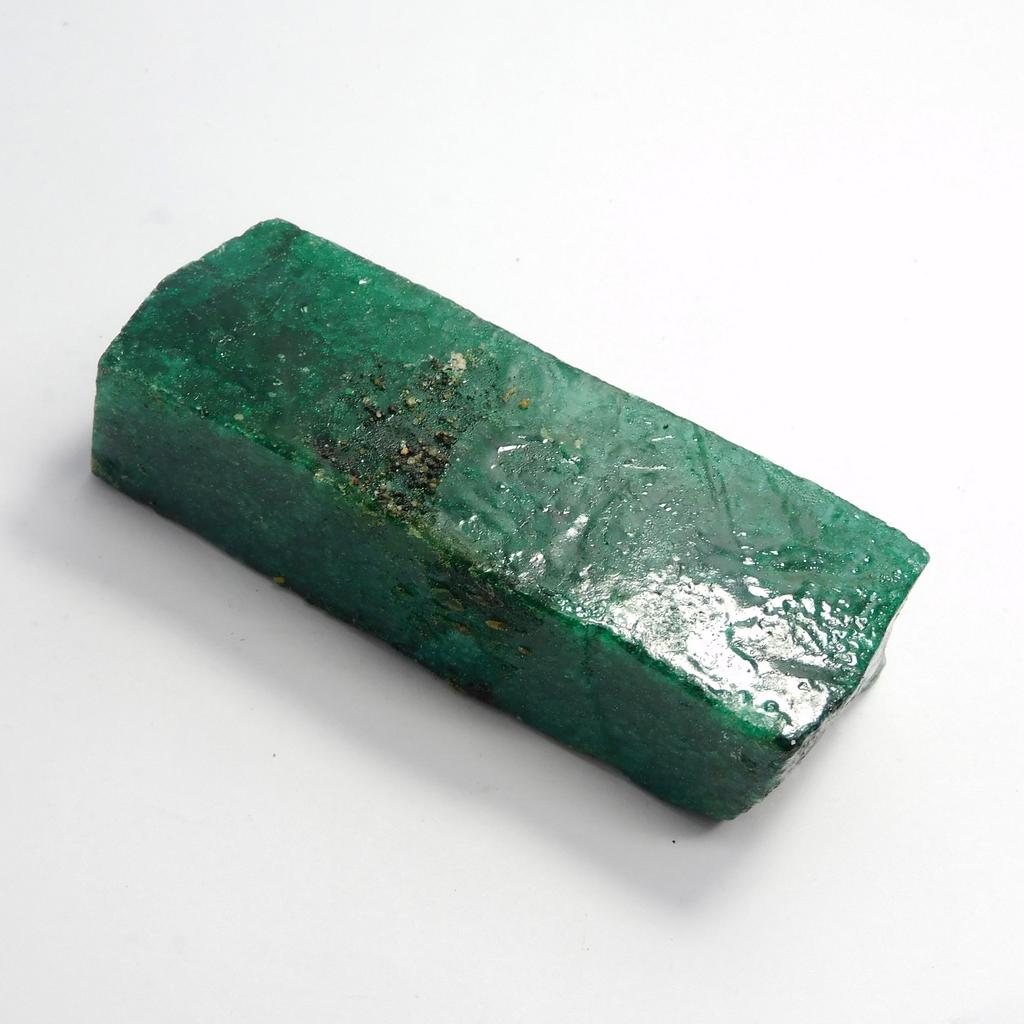 Natural Green Emerald Loose Gemstone 770.25 ct Uncut Dyed Rough for Lapidary and Gem Collections